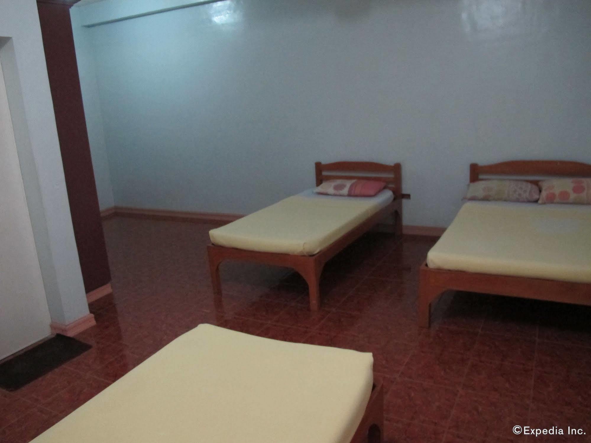 Pe'Re Aristo Guesthouse Mandaue City Ngoại thất bức ảnh