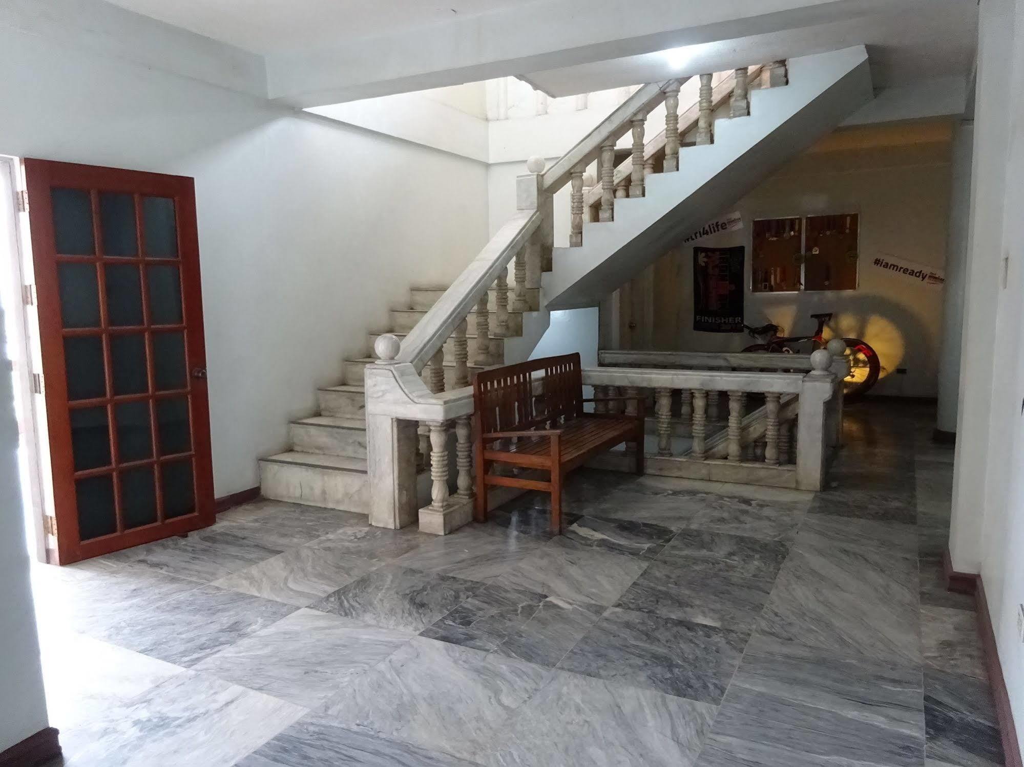 Pe'Re Aristo Guesthouse Mandaue City Ngoại thất bức ảnh