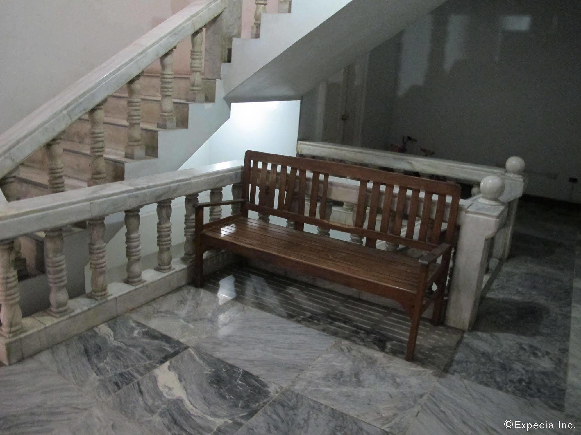 Pe'Re Aristo Guesthouse Mandaue City Ngoại thất bức ảnh