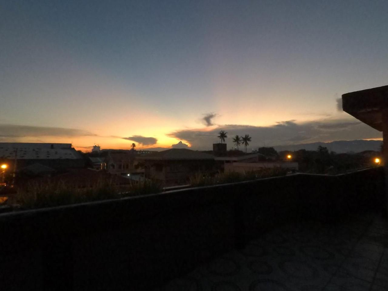 Pe'Re Aristo Guesthouse Mandaue City Ngoại thất bức ảnh